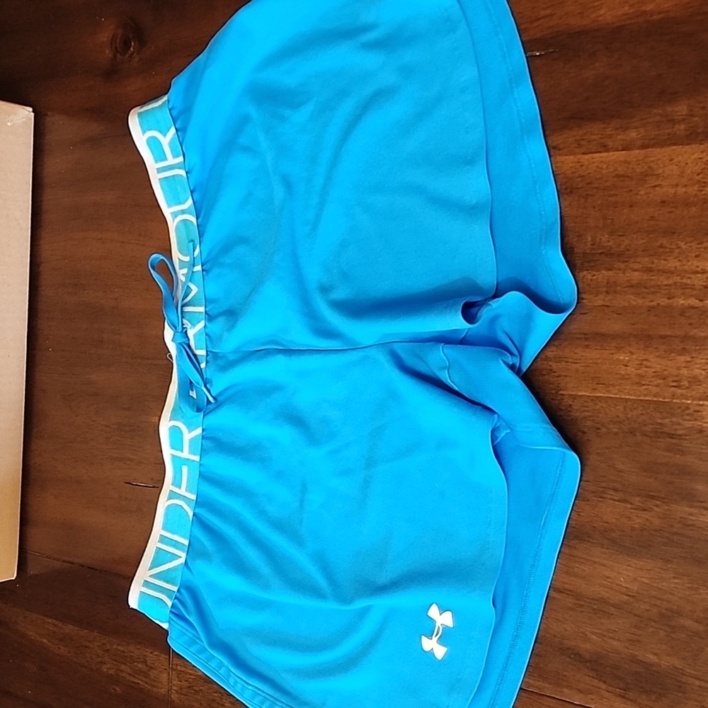 Women's Under Armour Loose Athletic Shorts Sz.  L